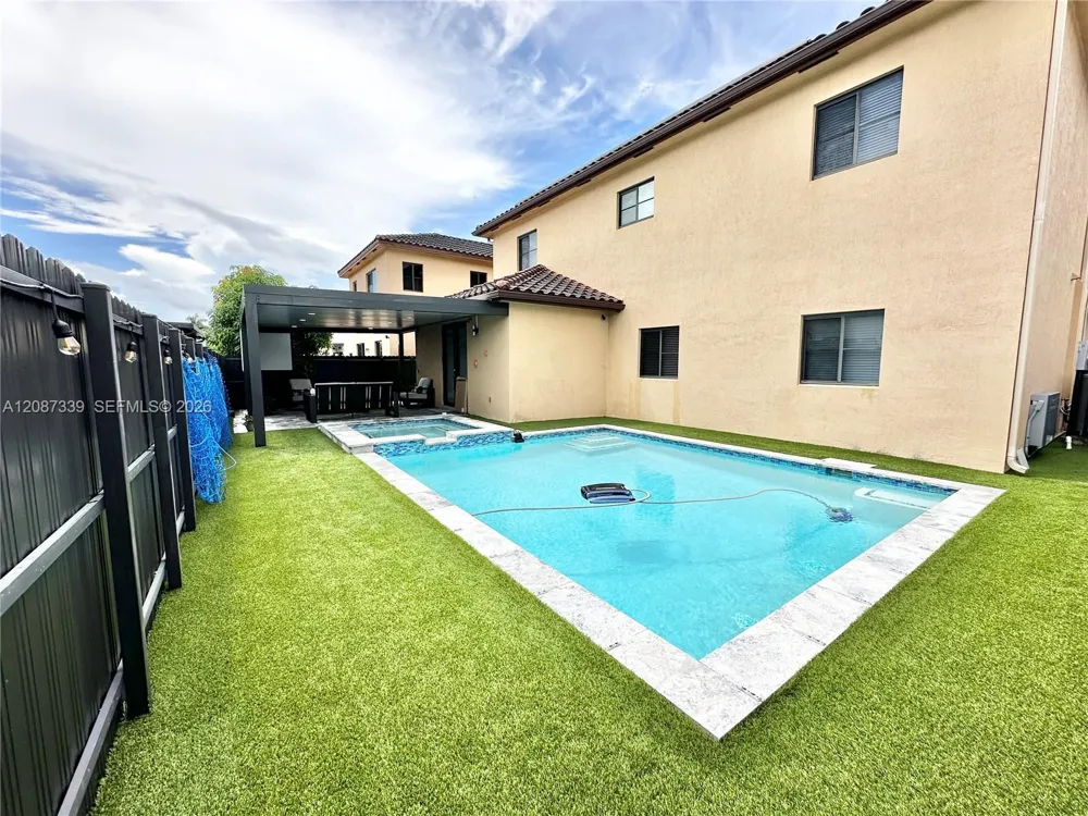 22961 SW 115th Ave Miami, FL 33170