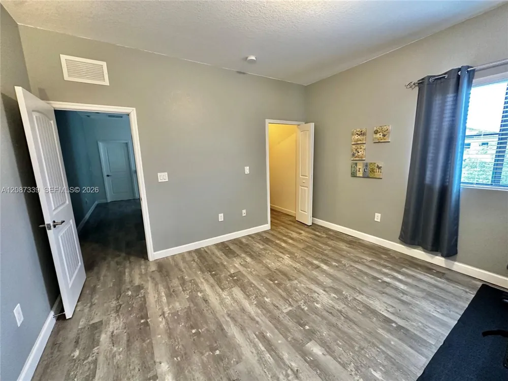 22961 SW 115th Ave Miami, FL 33170