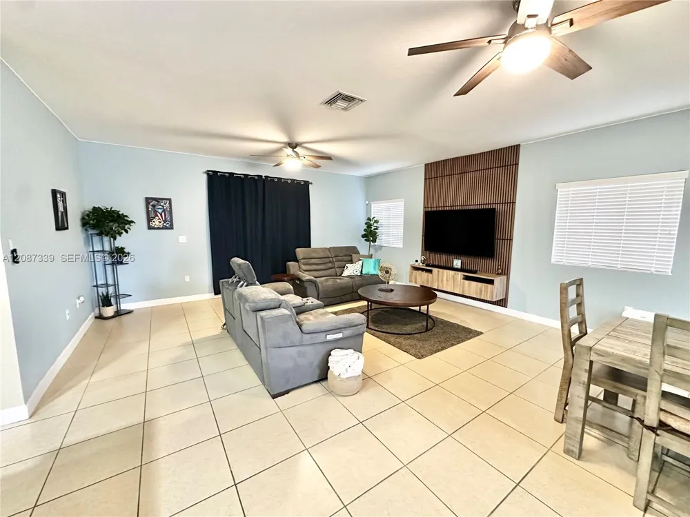 22961 SW 115th Ave Miami, FL 33170