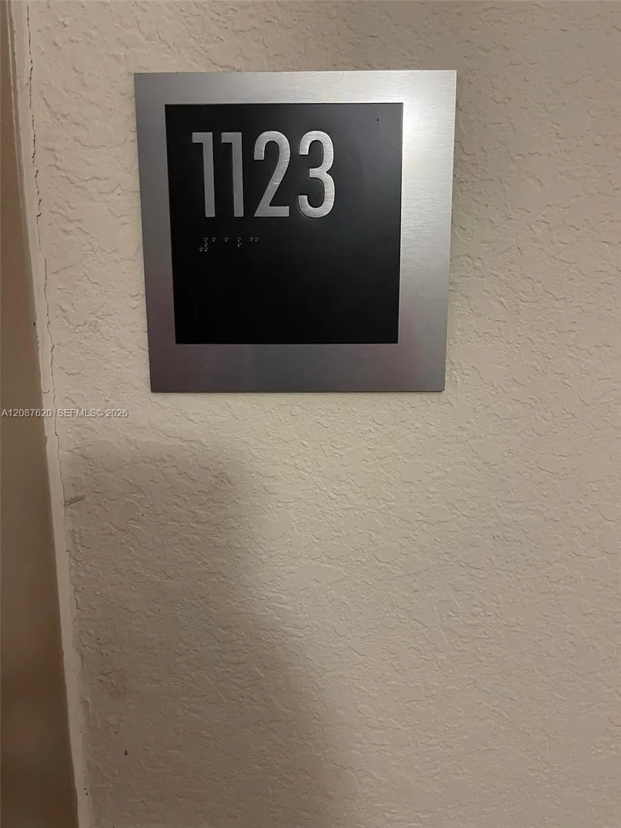 100 Bayview Dr #1123 Sunny Isles Beach, FL 33160
