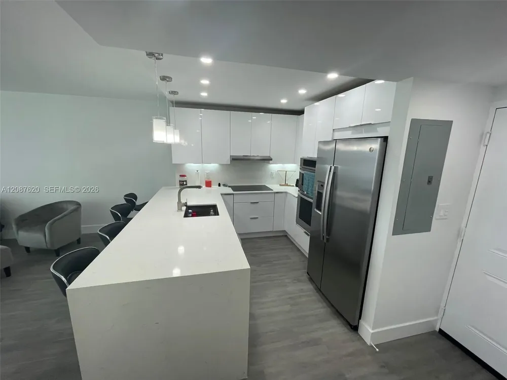 100 Bayview Dr #1123 Sunny Isles Beach, FL 33160