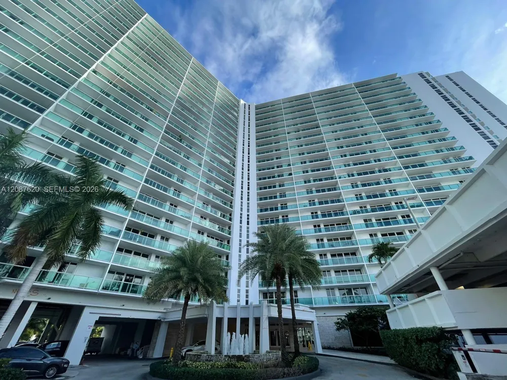 100 Bayview Dr #1123 Sunny Isles Beach, FL 33160