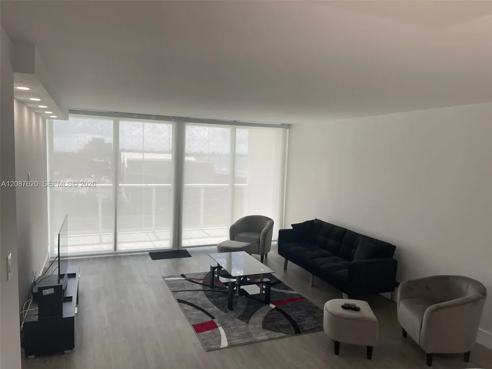100 Bayview Dr #1123 Sunny Isles Beach, FL 33160