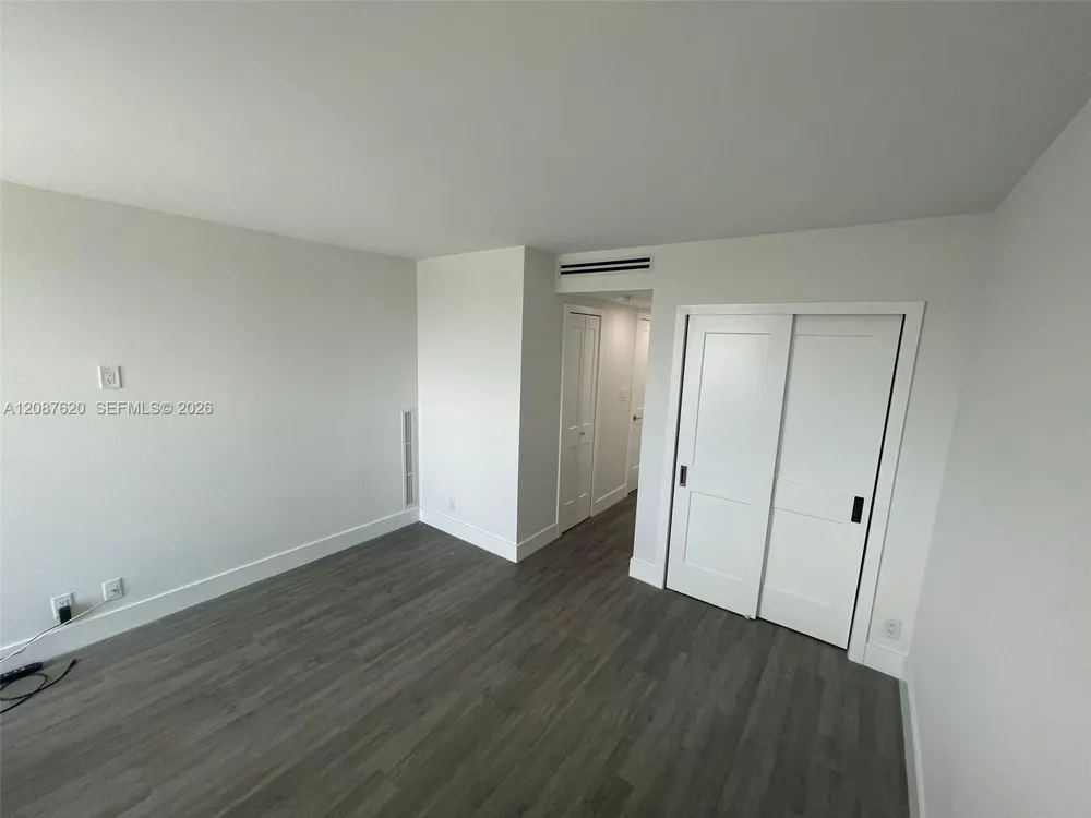 100 Bayview Dr #1123 Sunny Isles Beach, FL 33160