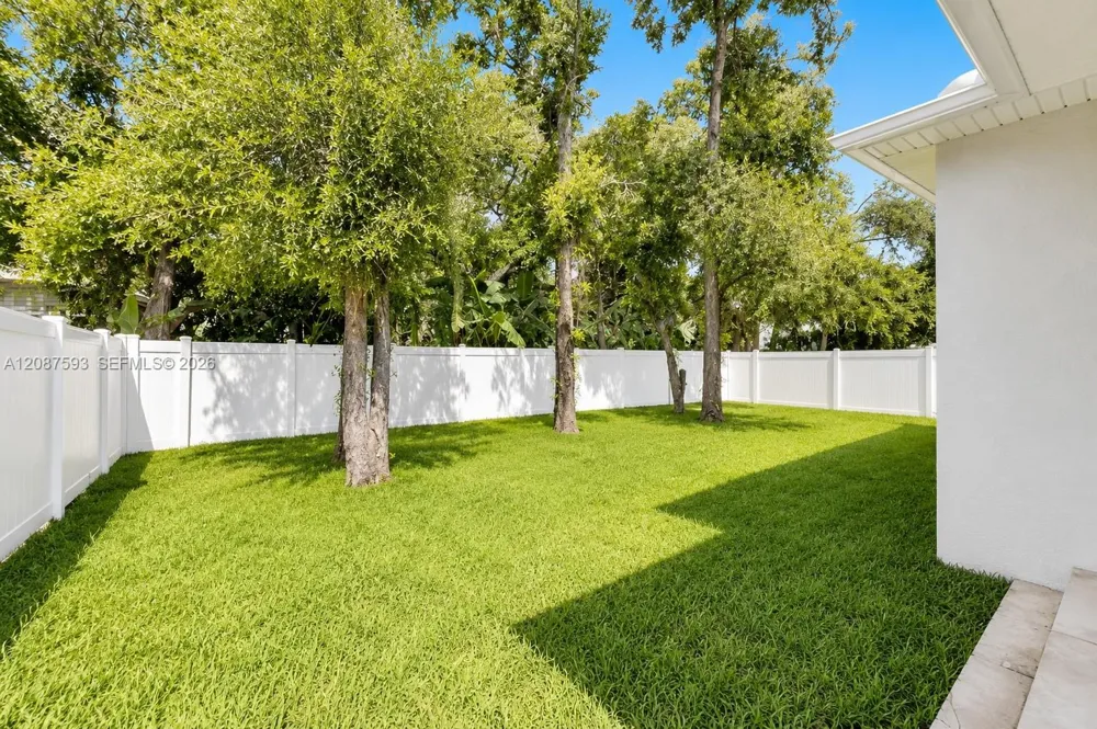 3706 Wiggins Leaf Tampa, FL 33619