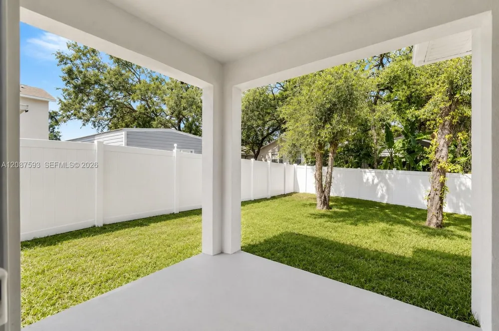3706 Wiggins Leaf Tampa, FL 33619