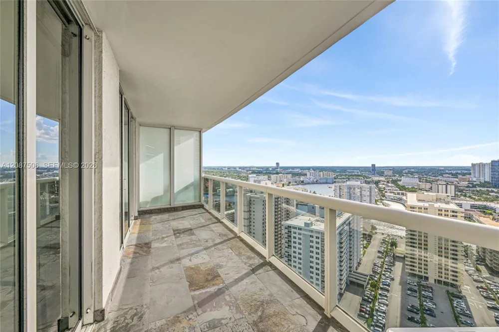 1850 S Ocean Dr #2709 Hallandale Beach, FL 33009