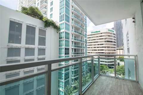 950 Brickell Bay #703