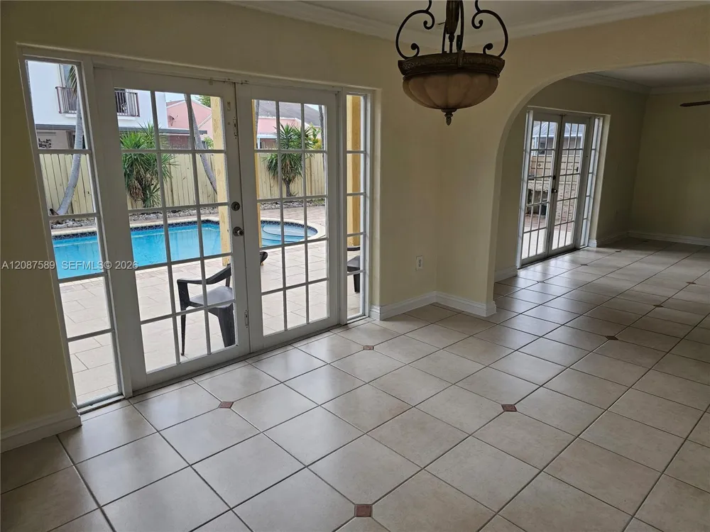 19403 NW 82nd Pl #19403 Hialeah, FL 33015