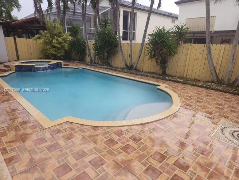 19403 NW 82nd Pl #19403 Hialeah, FL 33015