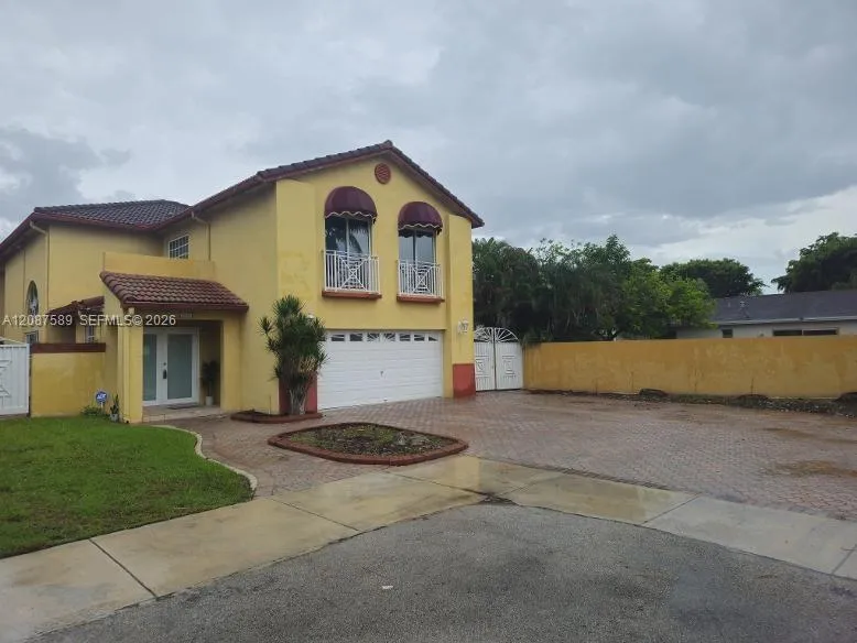 19403 NW 82nd Pl #19403 Hialeah, FL 33015