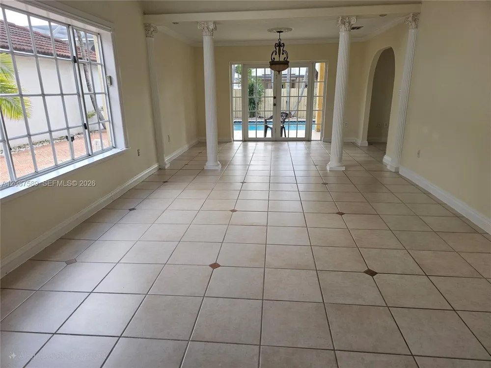 19403 NW 82nd Pl #19403 Hialeah, FL 33015