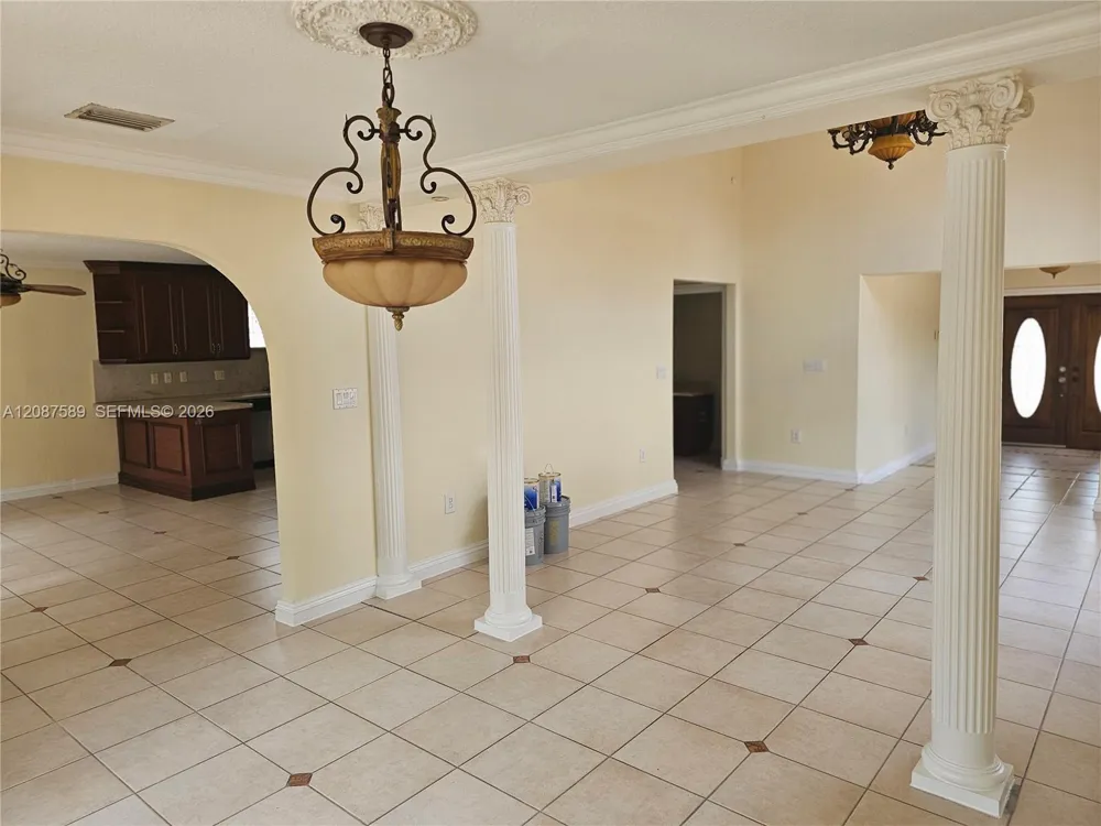 19403 NW 82nd Pl #19403 Hialeah, FL 33015