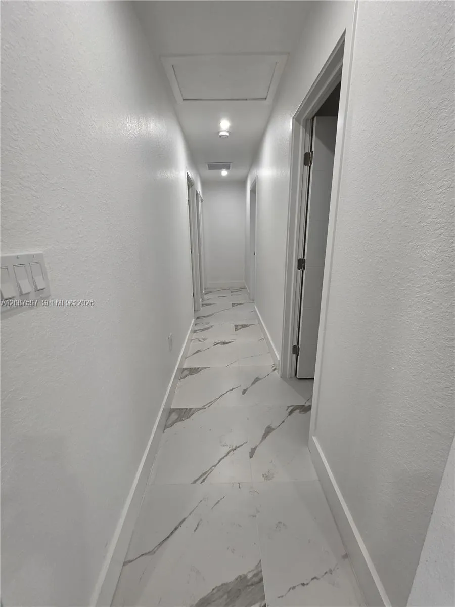 348 NW 8th St Pompano Beach, FL 33060