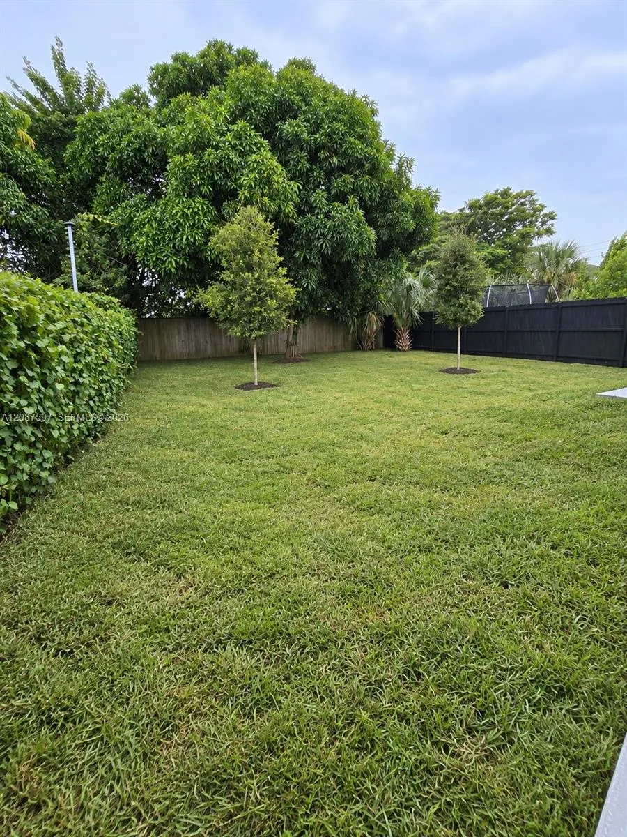 348 NW 8th St Pompano Beach, FL 33060
