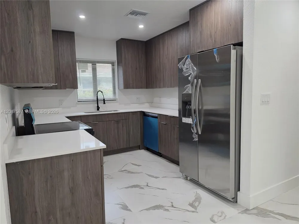 348 NW 8th St Pompano Beach, FL 33060