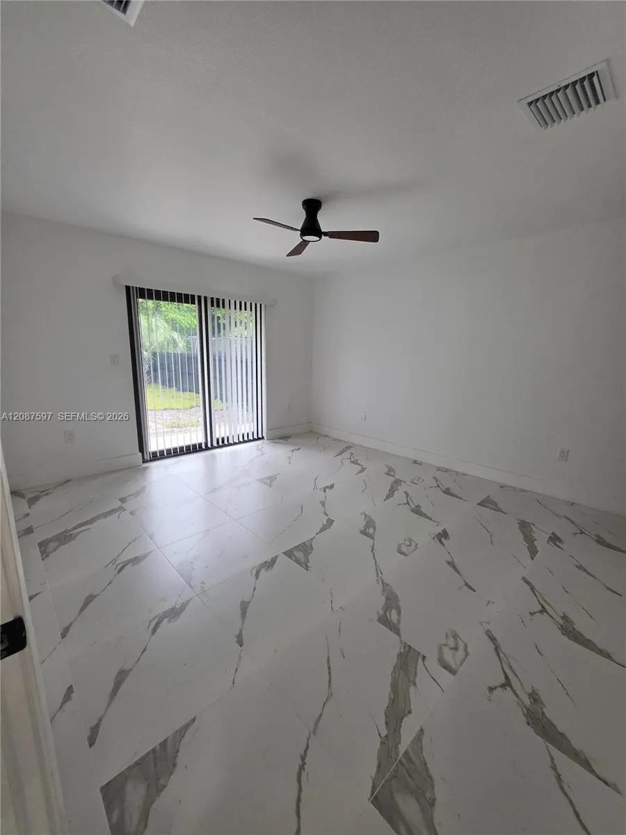 348 NW 8th St Pompano Beach, FL 33060