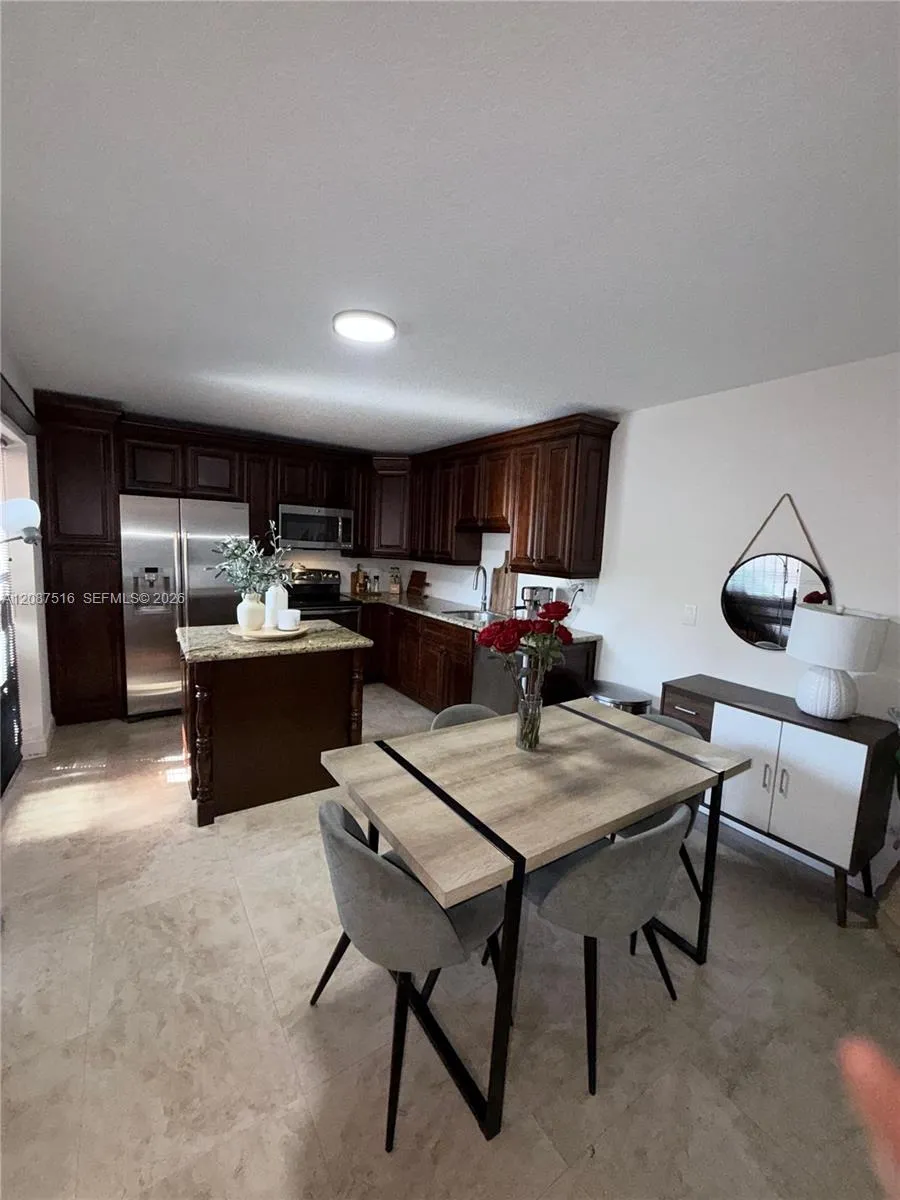 11006 Harmony Lake Cir Davie, FL 33324