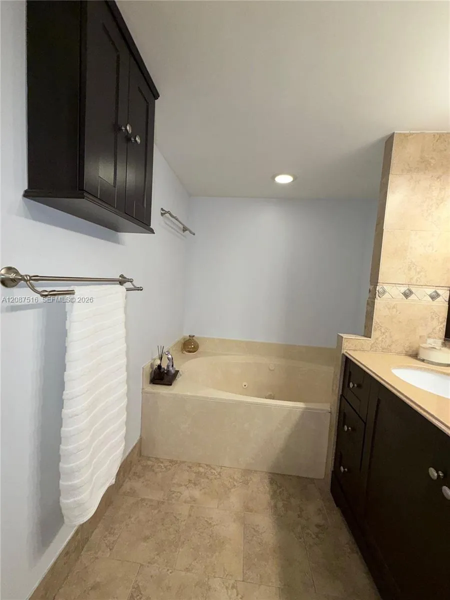 11006 Harmony Lake Cir Davie, FL 33324