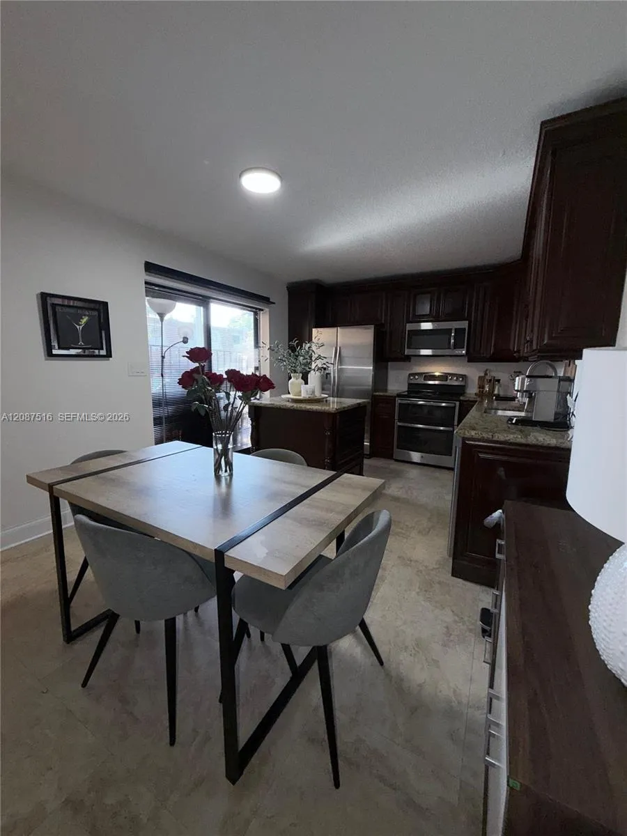 11006 Harmony Lake Cir Davie, FL 33324