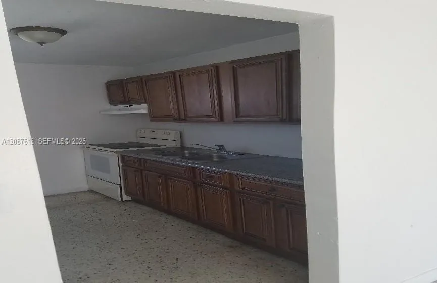 1867 NW 35th St #1,2,3,4,5,6 Miami, FL 33142