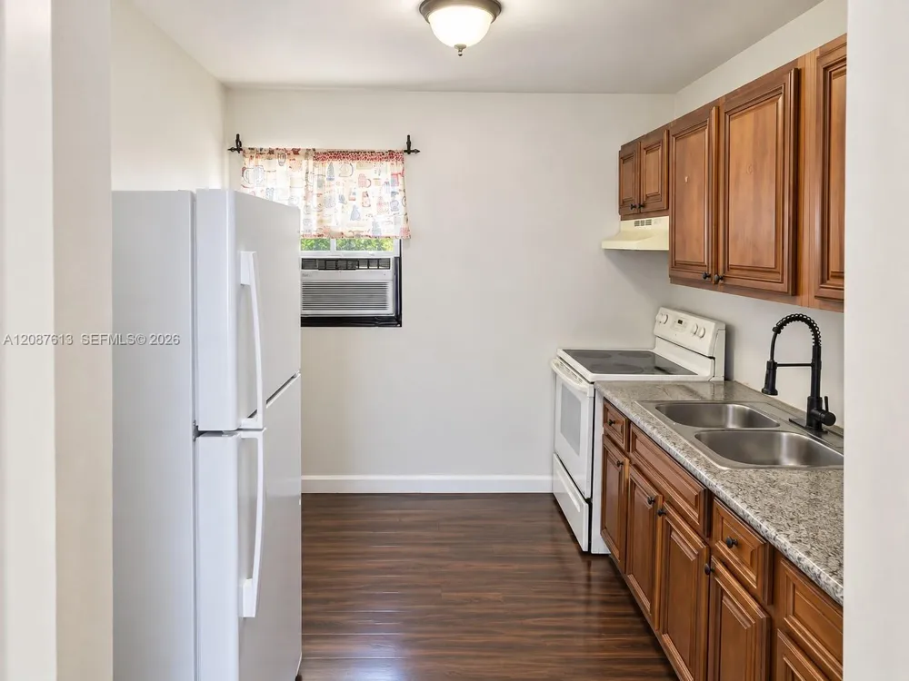 1867 NW 35th St #1,2,3,4,5,6 Miami, FL 33142