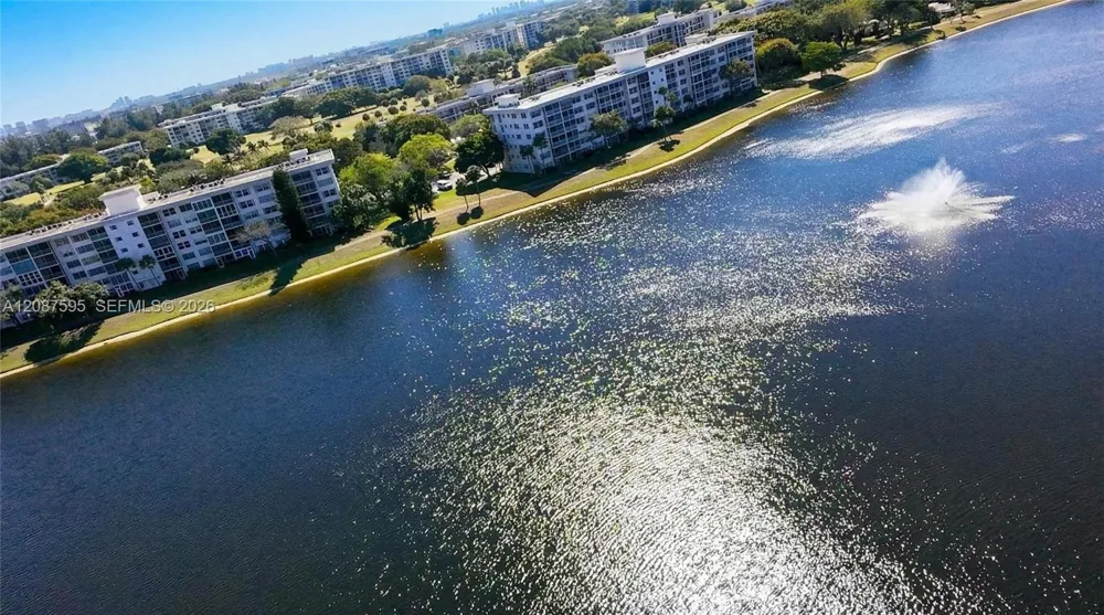 2900 Course Dr #804 Pompano Beach, FL 33069