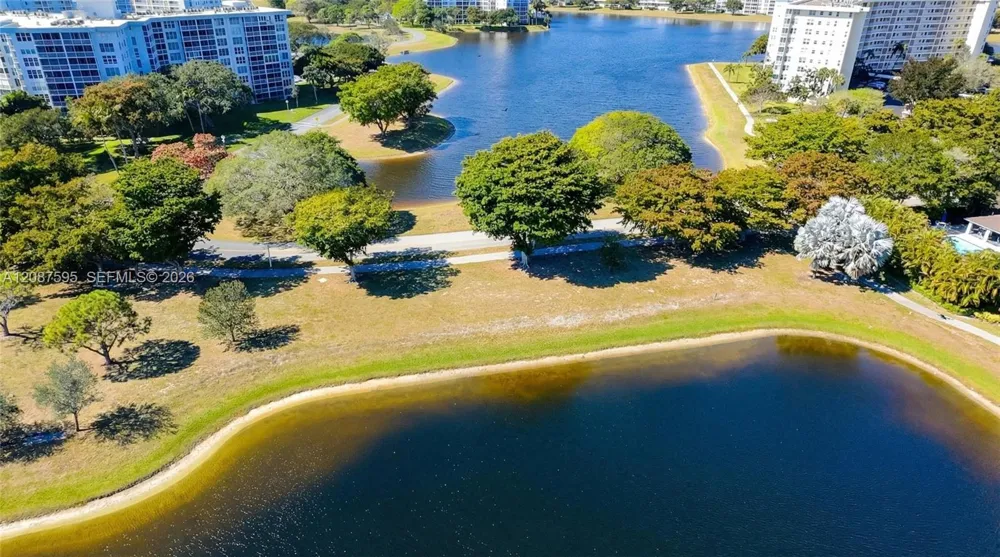 2900 Course Dr #804 Pompano Beach, FL 33069