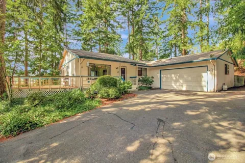 385 Glengarry Drive