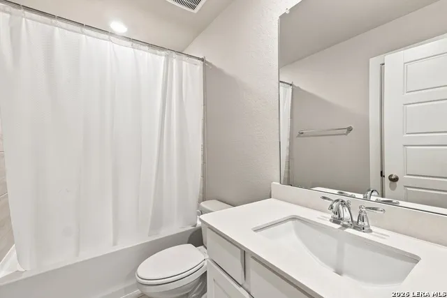 10726 YELLOWTAIL BLVD Boerne, TX 78006