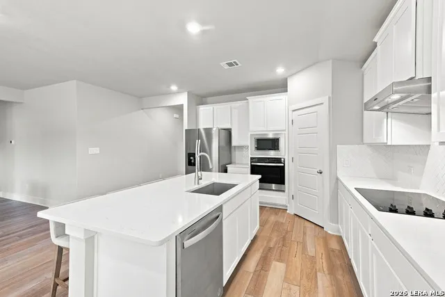10726 YELLOWTAIL BLVD Boerne, TX 78006