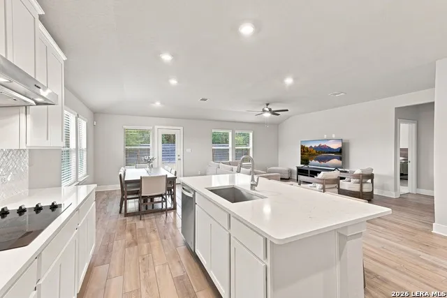 10726 YELLOWTAIL BLVD Boerne, TX 78006
