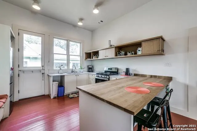 113 LEIGH ST San Antonio, TX 78210