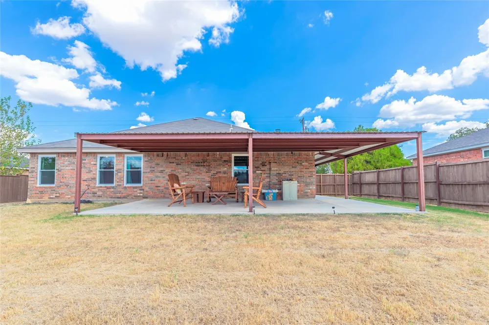 521 Avenue Avenue E Springtown, TX 76082