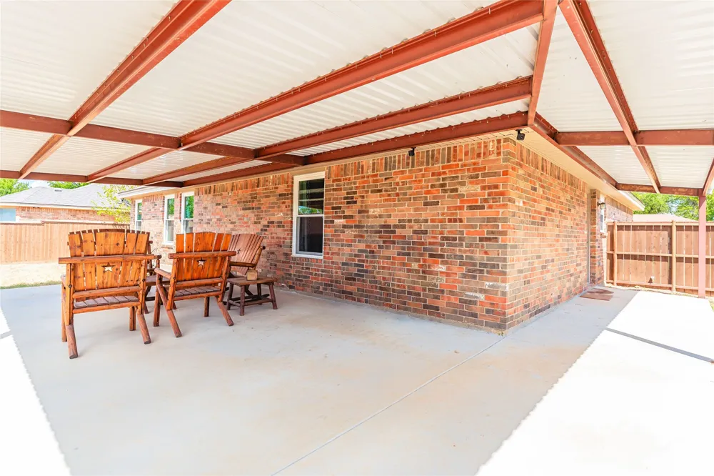 521 Avenue Avenue E Springtown, TX 76082