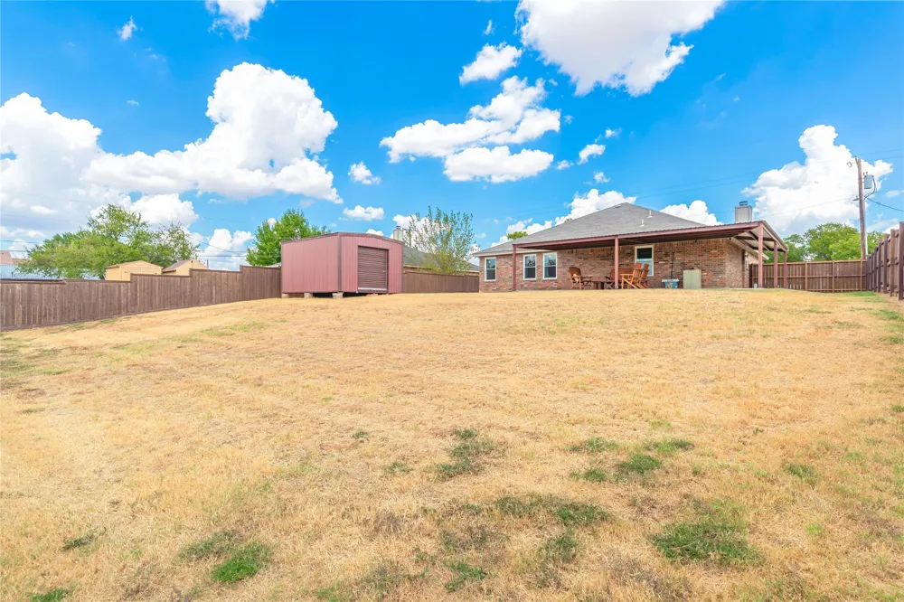 521 Avenue Avenue E Springtown, TX 76082