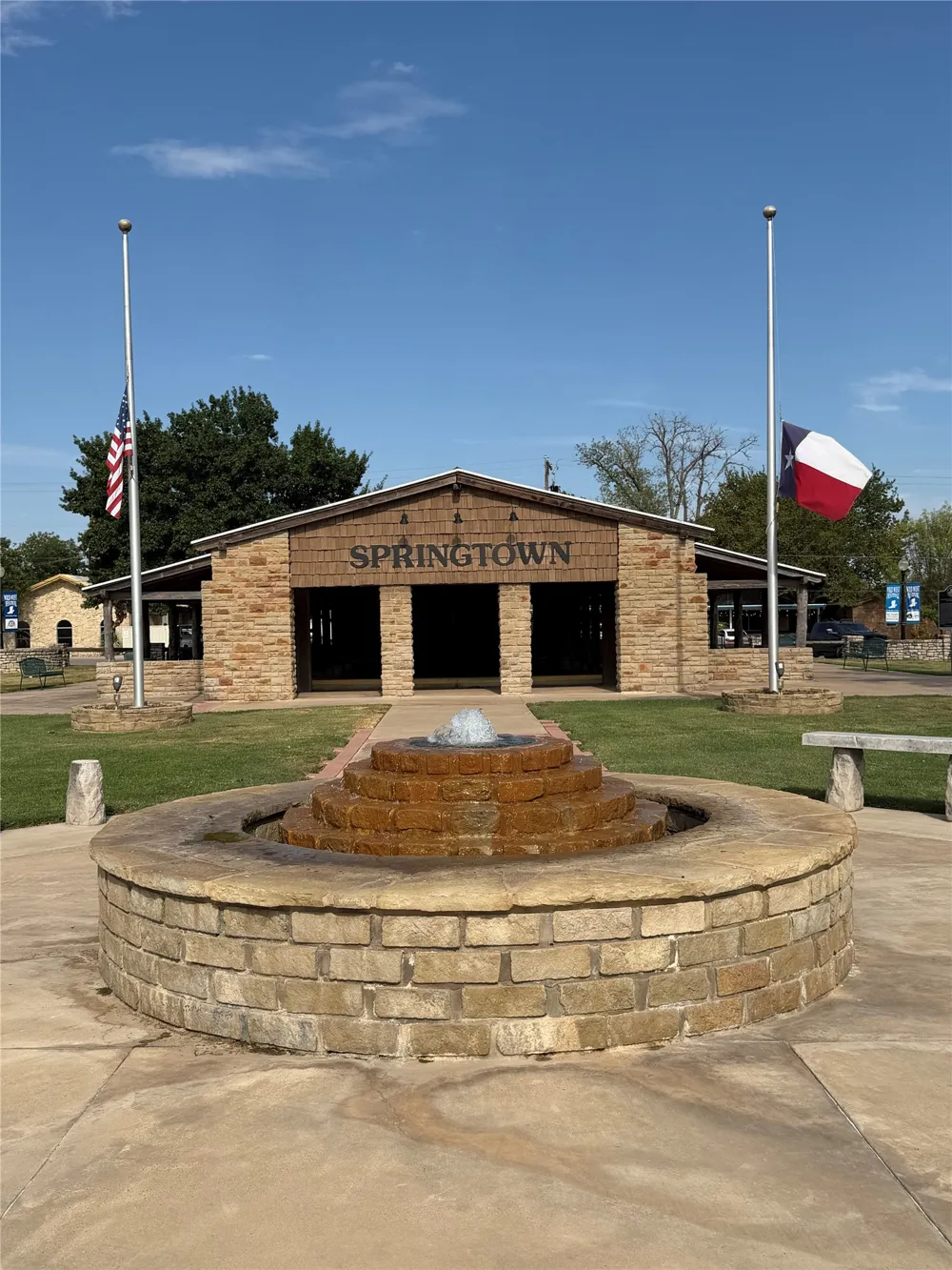 521 Avenue Avenue E Springtown, TX 76082