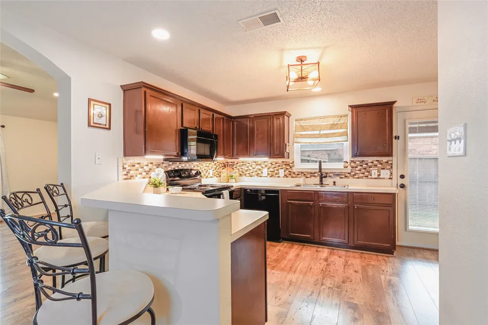 521 Avenue Avenue E Springtown, TX 76082