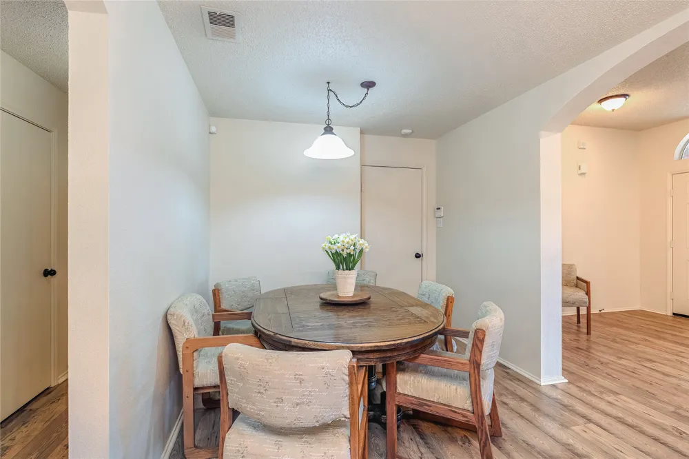 521 Avenue Avenue E Springtown, TX 76082