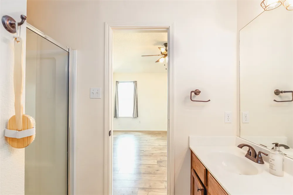 521 Avenue Avenue E Springtown, TX 76082
