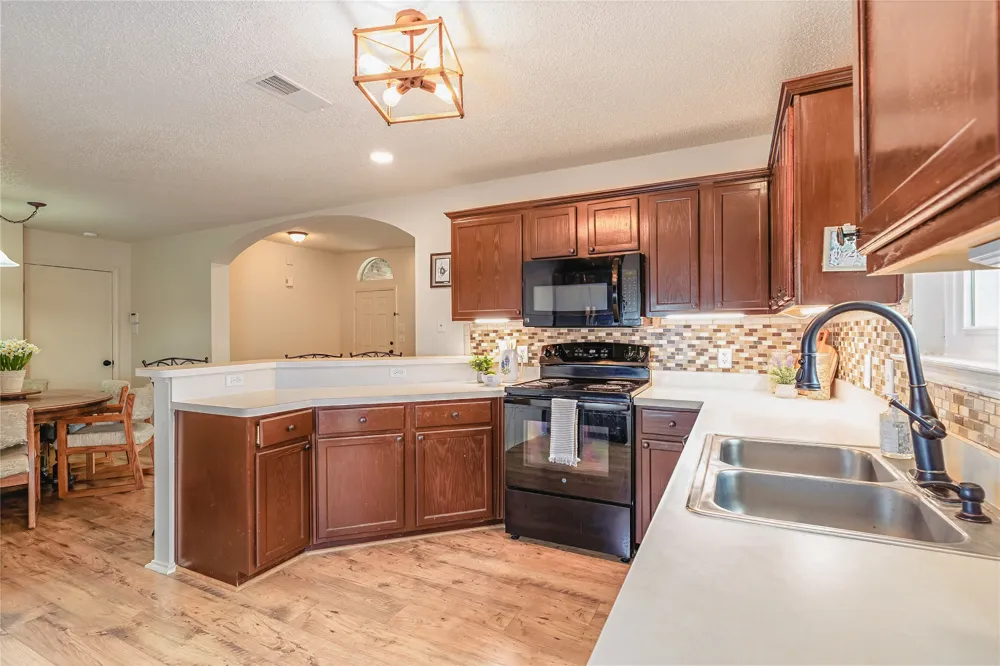 521 Avenue Avenue E Springtown, TX 76082