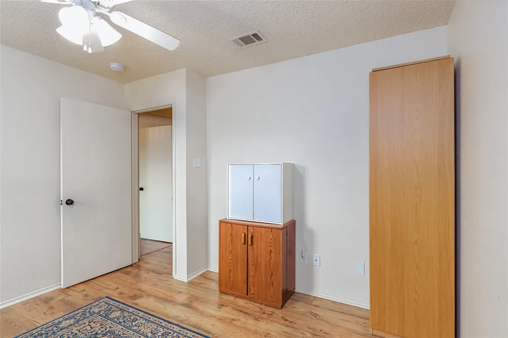 521 Avenue Avenue E Springtown, TX 76082
