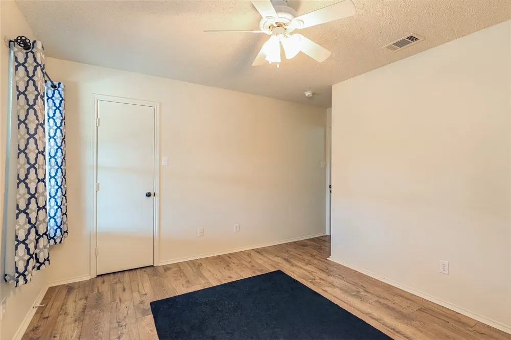 521 Avenue Avenue E Springtown, TX 76082