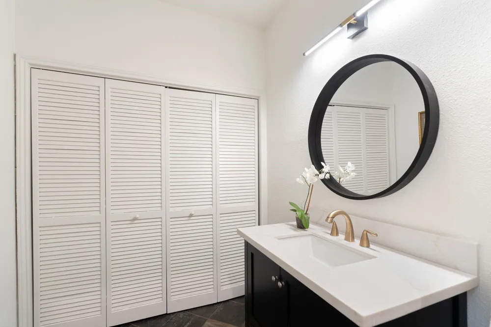153 Sage Road Houston, TX 77056