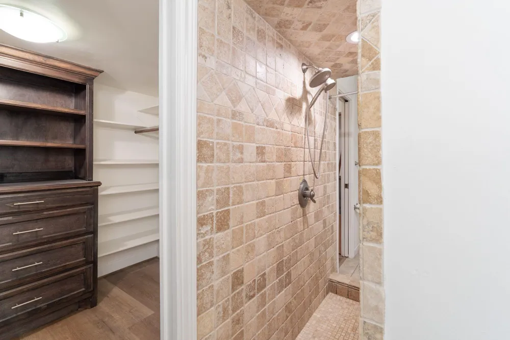 153 Sage Road Houston, TX 77056