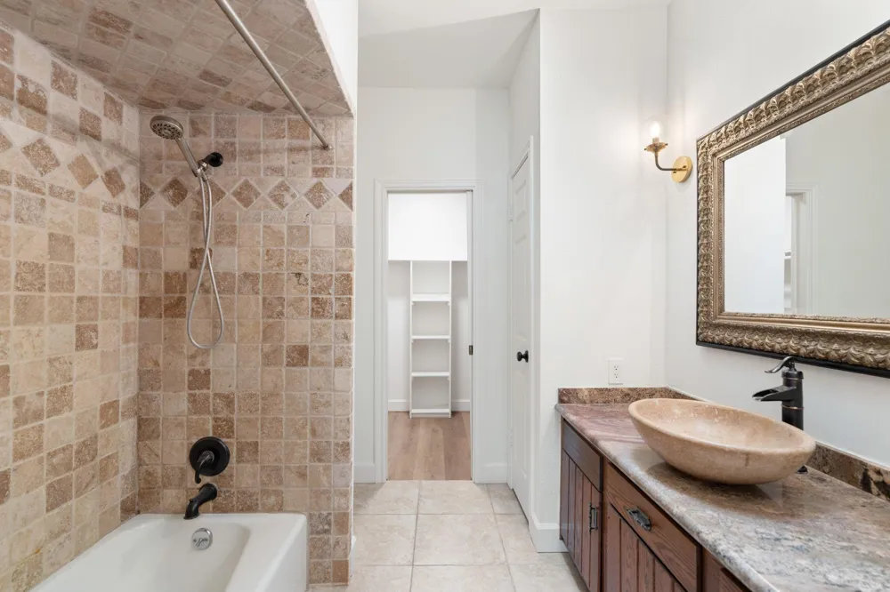 153 Sage Road Houston, TX 77056