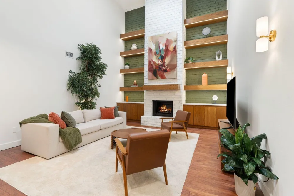 153 Sage Road Houston, TX 77056
