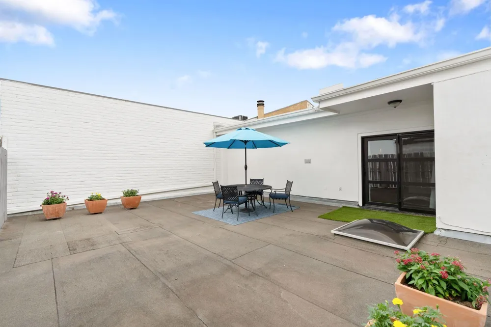 153 Sage Road Houston, TX 77056