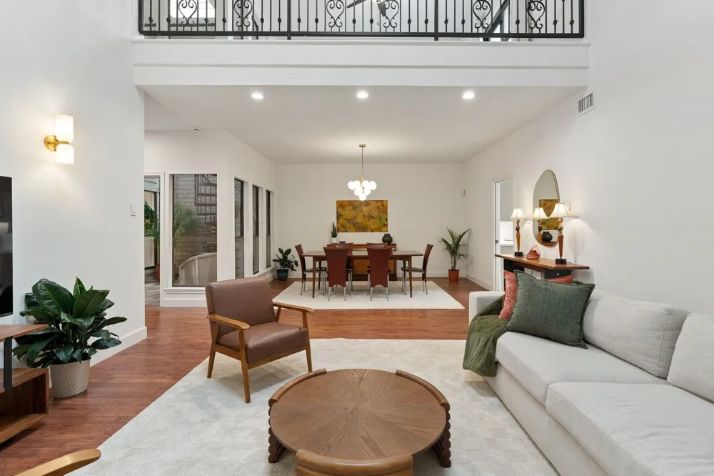 153 Sage Road Houston, TX 77056