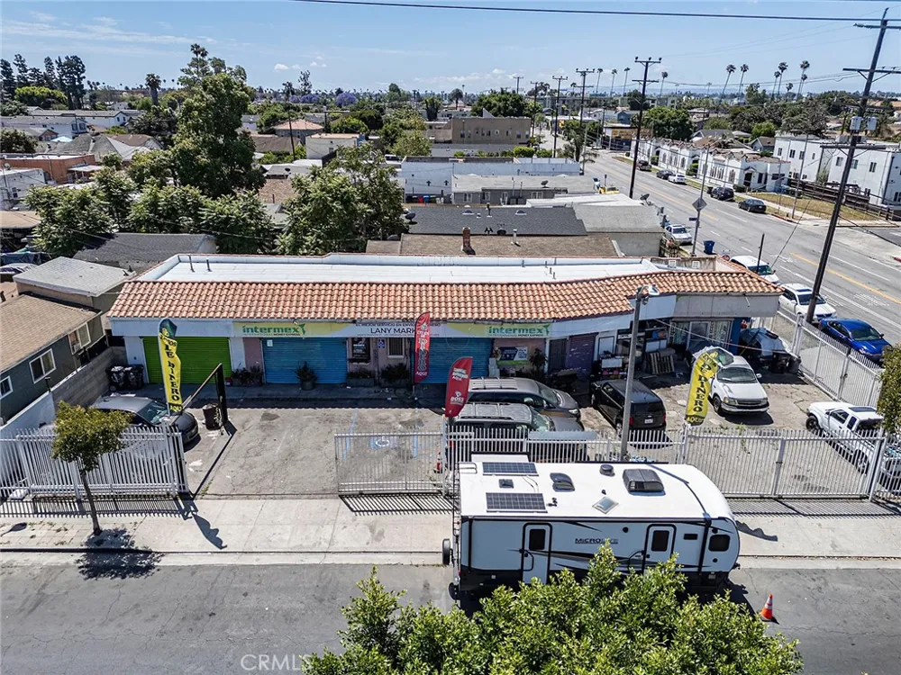 6500 S Hoover Los Angeles, CA 90044